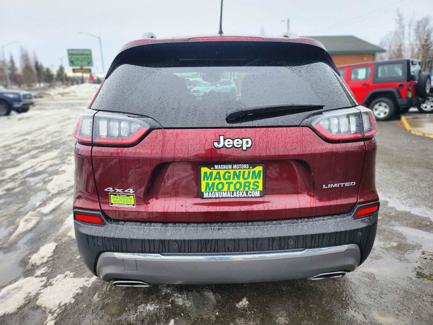 2021 RED /BLACK LEATHER JEEP CHEROKEE LIMITED (1C4PJMDX3MD) with an 3.2L engine, Automatic transmission, located at 1960 Industrial Drive, Wasilla, 99654, (907) 274-2277, 61.573475, -149.400146 - Photo#4